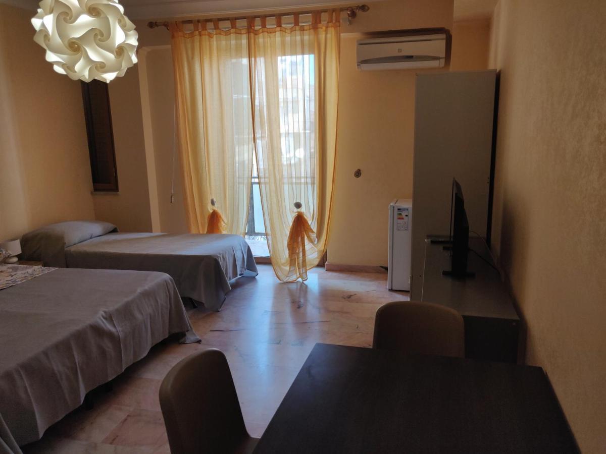 Bed & Breakfast Casa Vittoria Санто-Стефано-ди-Камастра Экстерьер фото